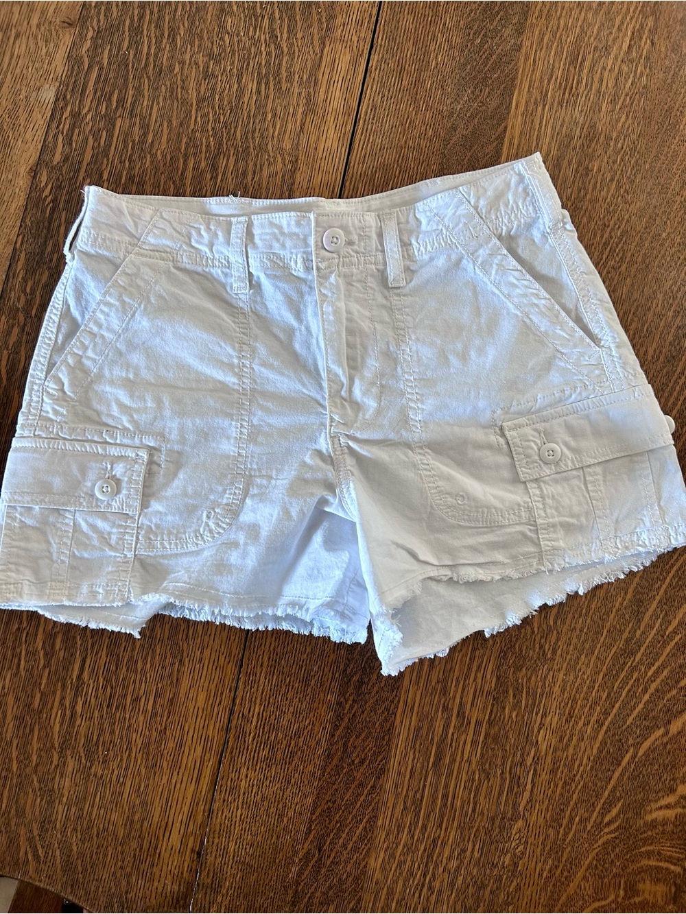 American Eagle Outfitters White Cargo Shorts with Frayed Hem Stretchy